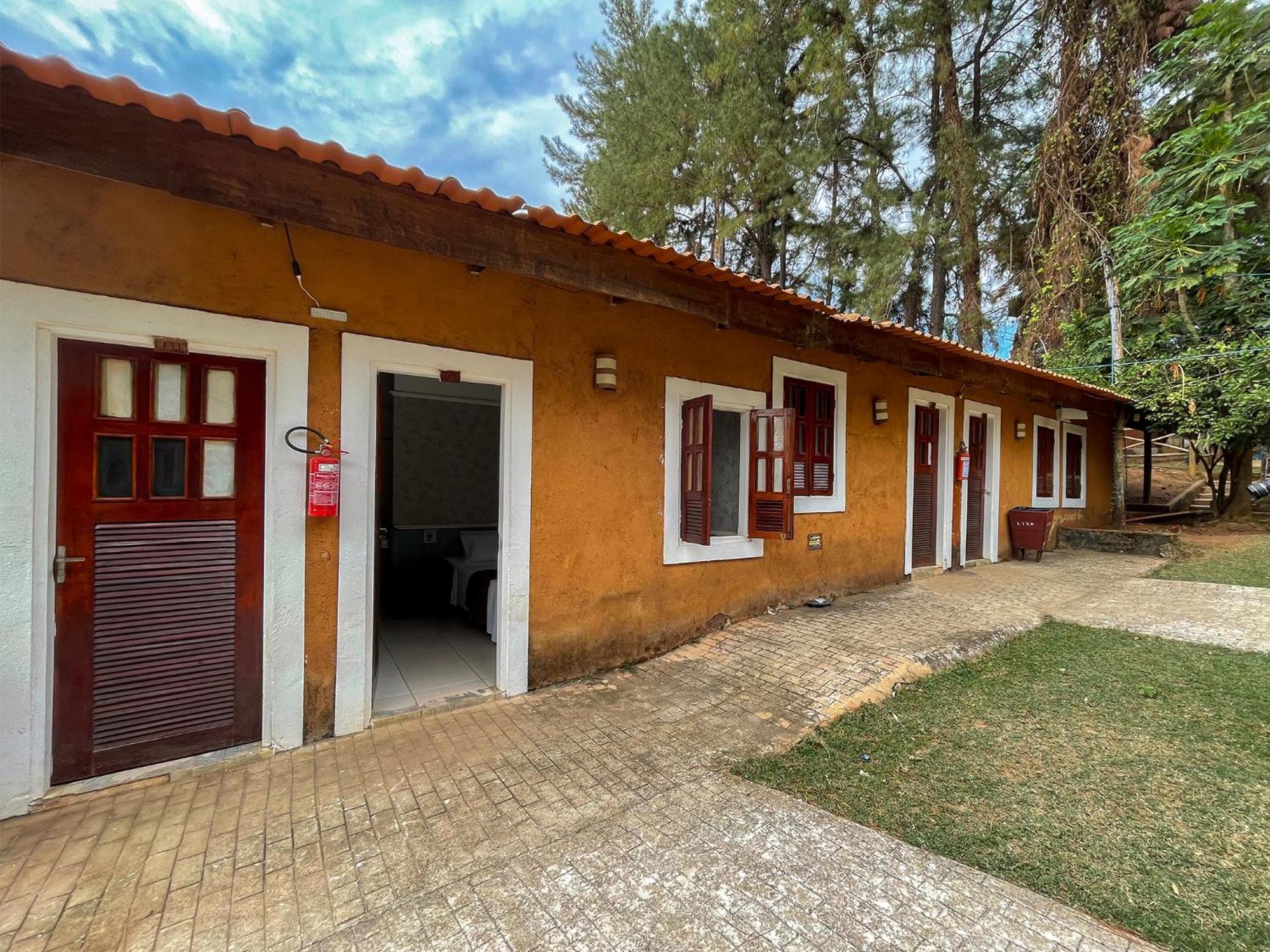 Ranchos 30 Hotel Fazenda Hidrolandia  Exteriör bild