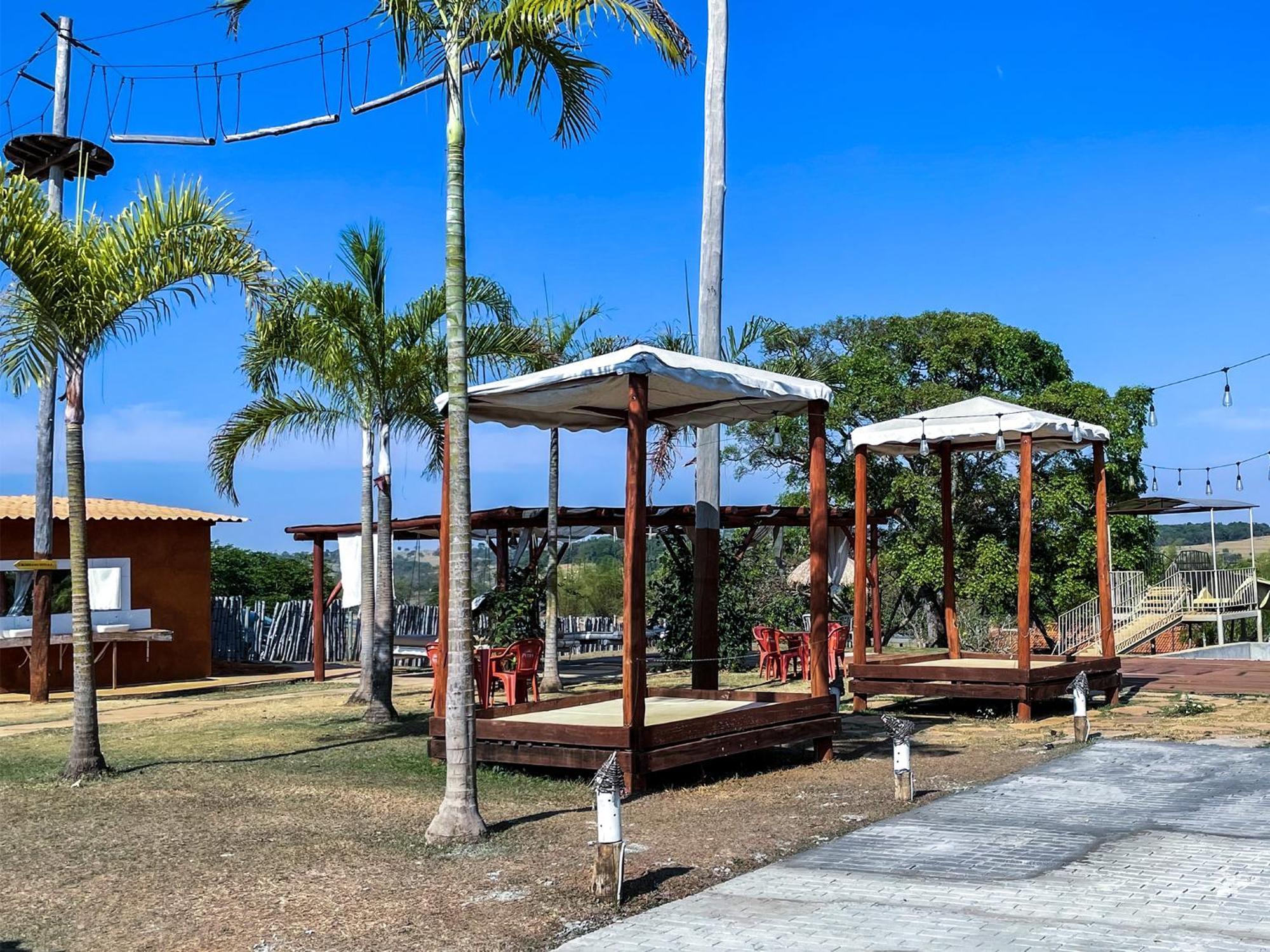 Ranchos 30 Hotel Fazenda Hidrolandia  Exteriör bild